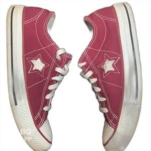 Size 8 women Maroon converse all star